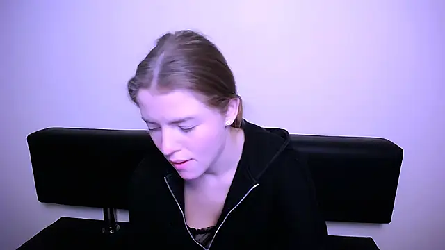 Snapshot of MissOliviaa_ chatting on January 31, 2025, 11:46 am MissOliviaa online show from January 31, 2025, 11:46 am