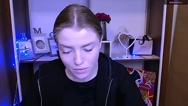 Snapshot of MissOliviaa_ chatting on January 13, 2025, 8:05 am MissOliviaa online show from January 13, 2025, 8:05 am