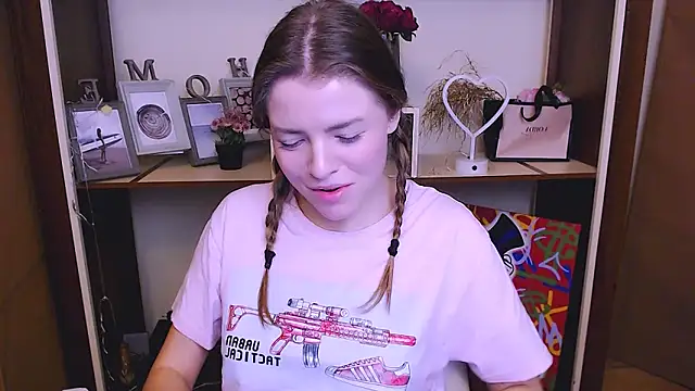 Snapshot of MissOliviaa_ chatting on January 25, 2025, 12:47 pm MissOliviaa online show from January 25, 2025, 12:47 pm