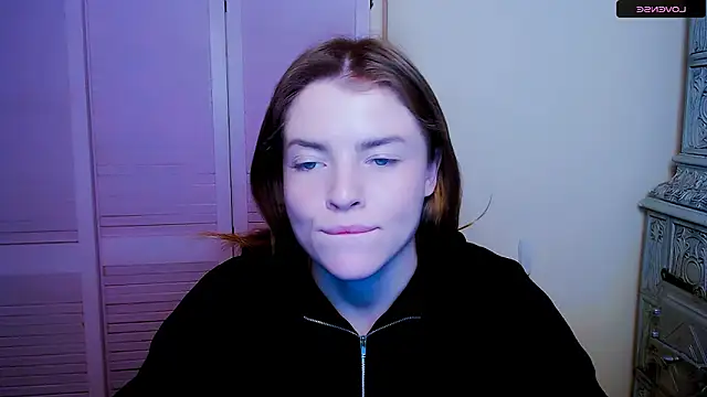 Snapshot of MissOliviaa_ chatting on January 24, 2025, 5:42 pm MissOliviaa online show from January 24, 2025, 5:42 pm