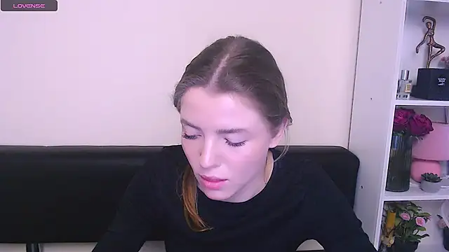 Snapshot of MissOliviaa_ chatting on February 14, 2025, 11:21 am MissOliviaa online show from February 14, 2025, 11:21 am