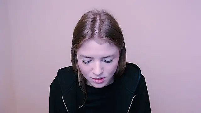 Snapshot of MissOliviaa_ chatting on January 4, 2025, 12:38 pm MissOliviaa online show from January 4, 2025, 12:38 pm