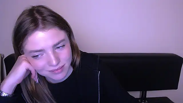 Snapshot of MissOliviaa_ chatting on February 20, 2025, 7:08 pm MissOliviaa online show from February 20, 2025, 7:08 pm