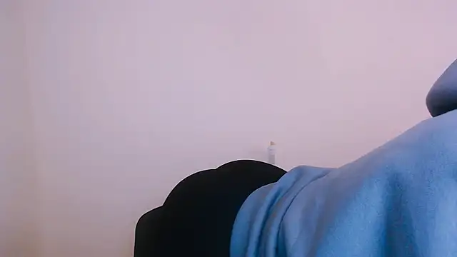 Snapshot of MissOliviaa_ chatting on January 15, 2025, 8:41 am MissOliviaa online show from January 15, 2025, 8:41 am