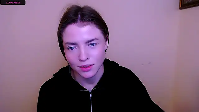 Snapshot of MissOliviaa_ chatting on January 30, 2025, 12:48 pm MissOliviaa online show from January 30, 2025, 12:48 pm