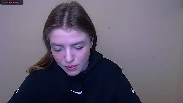 Snapshot of MissOliviaa_ chatting on February 27, 2025, 8:35 am MissOliviaa online show from February 27, 2025, 8:35 am