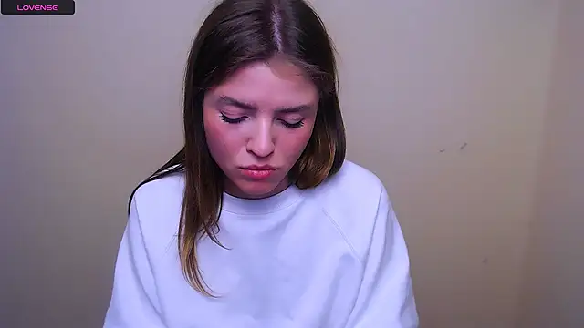 Snapshot of MissOliviaa_ chatting on February 25, 2025, 2:26 pm MissOliviaa online show from February 25, 2025, 2:26 pm