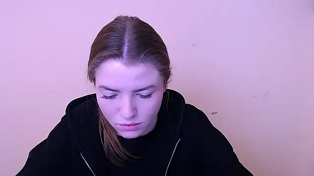 Snapshot of MissOliviaa_ chatting on January 16, 2025, 8:33 am MissOliviaa online show from January 16, 2025, 8:33 am