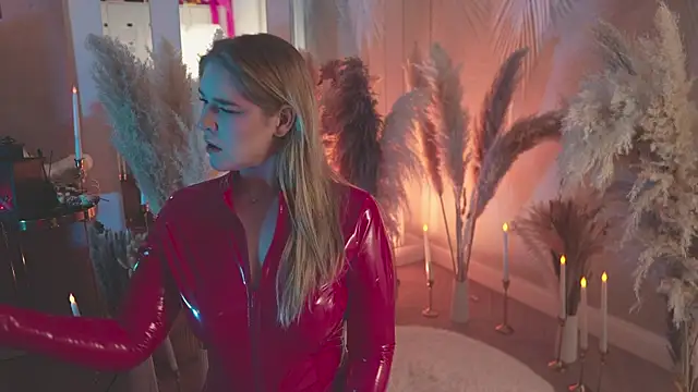 Smiley Mia online show from January 15, 2026, 5:33 am