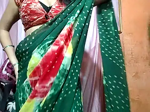 poojaxxx65 online show from September 28, 2025, 11:01 pm