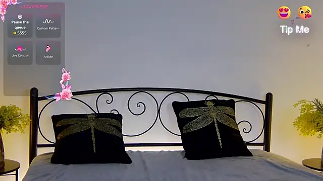 Snapshot of KarnetJ chatting on October 2, 2025, 8:12 pm KarnetJ online show from October 2, 2025, 8:12 pm