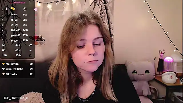 Snapshot of Moona_xx chatting on December 27, 2024, 2:36 am Moona xx online show from December 27, 2024, 2:36 am