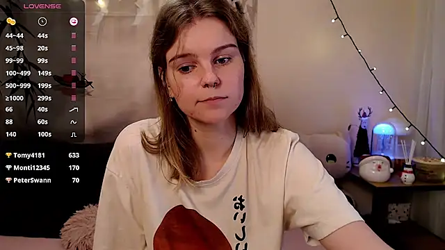 Snapshot of Moona_xx chatting on December 28, 2024, 1:18 am Moona xx online show from December 28, 2024, 1:18 am