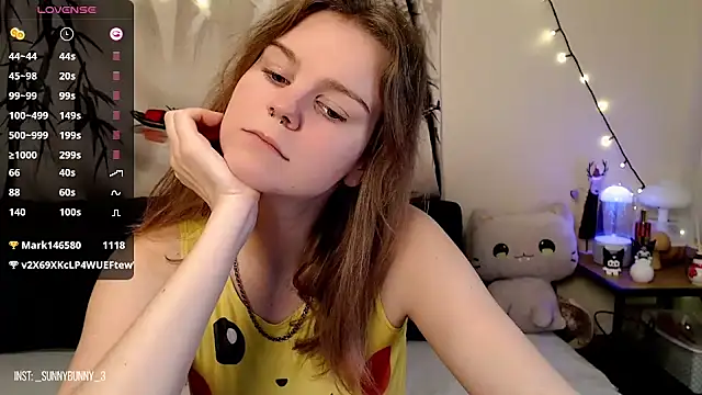 Snapshot of Moona_xx chatting on January 29, 2025, 10:32 pm Moona xx online show from January 29, 2025, 10:32 pm