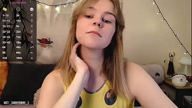 Snapshot of Moona_xx chatting on December 26, 2024, 8:32 pm Moona xx online show from December 26, 2024, 8:32 pm