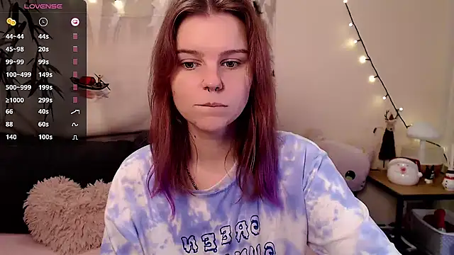 Snapshot of Moona_xx chatting on January 1, 2025, 11:18 pm Moona xx online show from January 1, 2025, 11:18 pm