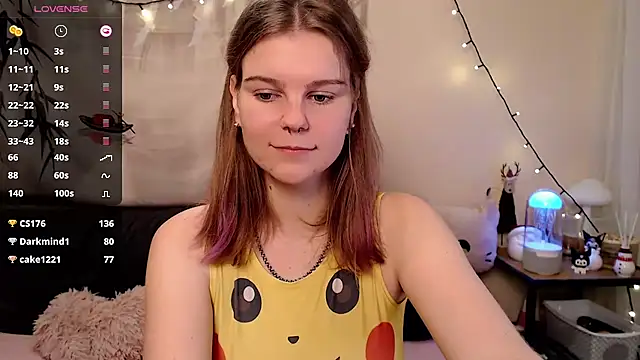 Snapshot of Moona_xx chatting on January 7, 2025, 11:45 pm Moona xx online show from January 7, 2025, 11:45 pm