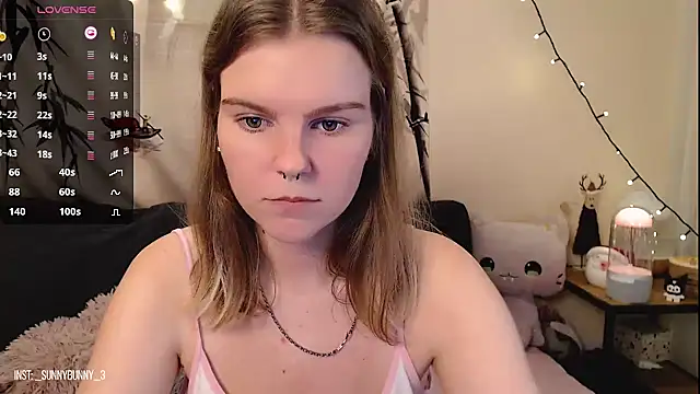 Snapshot of Moona_xx chatting on December 21, 2024, 9:15 pm Moona xx online show from December 21, 2024, 9:15 pm