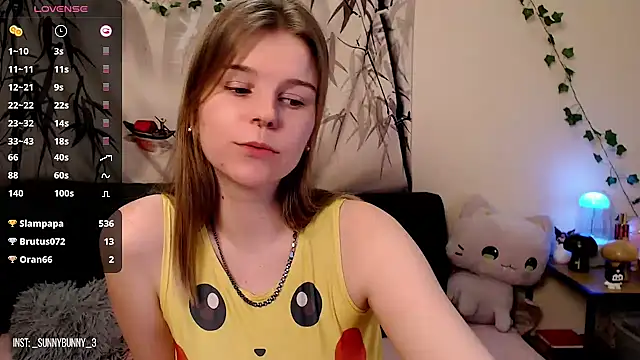 Snapshot of Moona_xx chatting on March 11, 2025, 9:26 pm Moona xx online show from March 11, 2025, 9:26 pm
