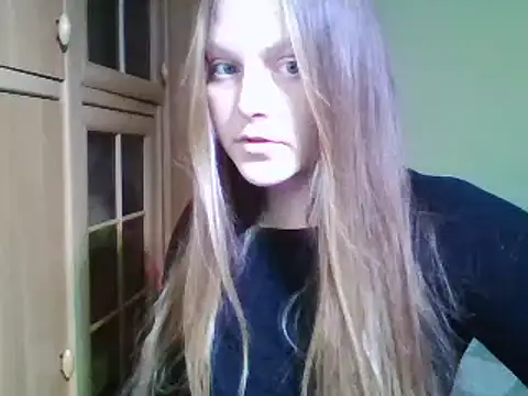 Evasapples online show from January 19, 2025, 2:06 pm