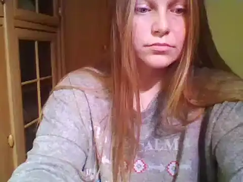 Evasapples online show from February 1, 2025, 4:22 pm