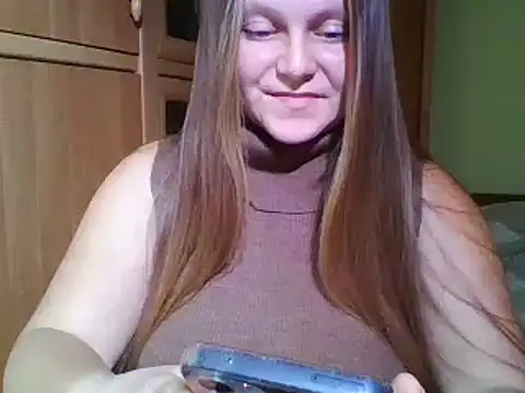 Evasapples online show from January 4, 2025, 6:40 pm