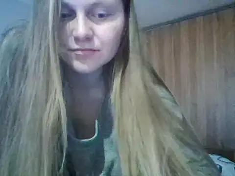 Evasapples online show from February 23, 2025, 9:26 pm