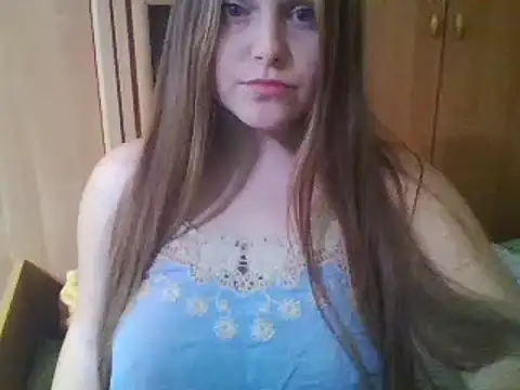Evasapples online show from February 6, 2025, 3:41 pm