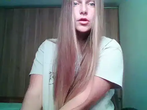 Evasapples online show from October 2, 2025, 4:32 pm