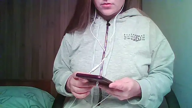 Evasapples online show from May 10, 2026, 4:53 pm