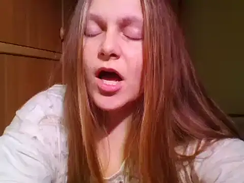 Evasapples online show from January 4, 2025, 10:24 pm