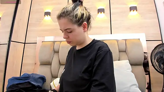 Snapshot of dorothy_vegga chatting on December 20, 2025, 4:15 am dorothy vegga online show from December 20, 2025, 4:15 am