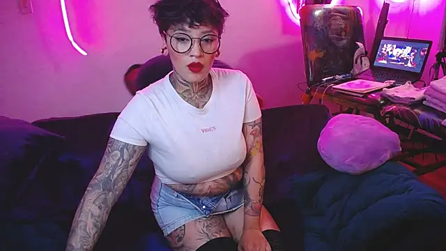 Snapshot of tatouagendecouple chatting on September 14, 2025, 12:33 am tatouagendecouple online show from September 14, 2025, 12:33 am