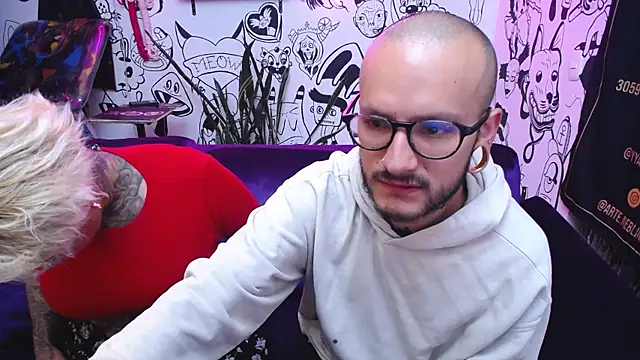 Snapshot of tatouagendecouple chatting on February 1, 2025, 5:49 am tatouagendecouple online show from February 1, 2025, 5:49 am