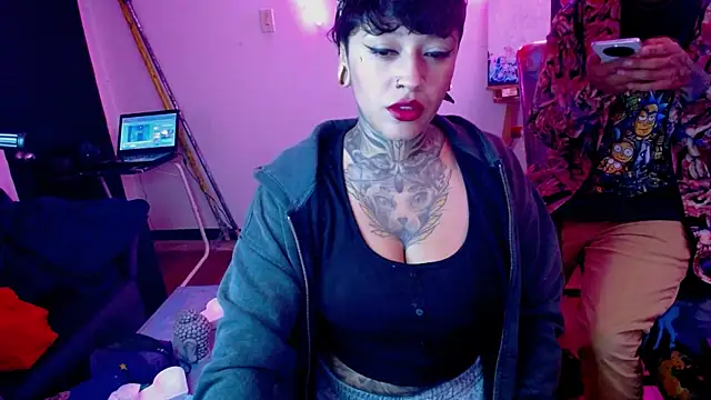 Snapshot of tatouagendecouple chatting on September 9, 2025, 7:18 am tatouagendecouple online show from September 9, 2025, 7:18 am