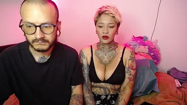 Snapshot of tatouagendecouple chatting on March 1, 2025, 11:06 am tatouagendecouple online show from March 1, 2025, 11:06 am