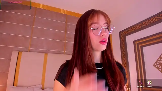 Snapshot of AbigailCarter chatting on October 4, 2025, 11:28 pm AbigailCarter online show from October 4, 2025, 11:28 pm