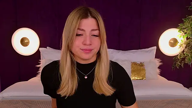 Snapshot of HelenaMorgan chatting on October 4, 2025, 3:08 am HelenaMorgan online show from October 4, 2025, 3:08 am