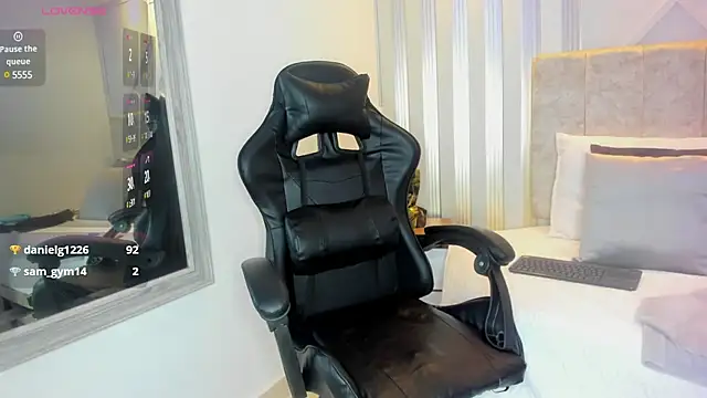 Snapshot of Tayra_Pradit chatting on February 25, 2025, 8:14 am Tayra Pradit online show from February 25, 2025, 8:14 am