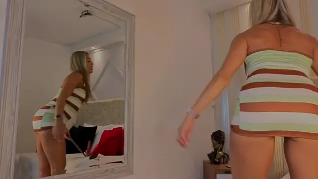 Snapshot of Tayra_Pradit chatting on October 6, 2025, 9:15 pm Tayra Pradit online show from October 6, 2025, 9:15 pm