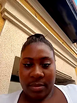 Snapshot of KennyBigWoman chatting on October 27, 2025, 1:34 pm KennyBigWoman online show from October 27, 2025, 1:34 pm