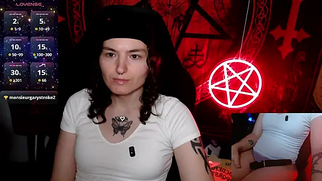 Snapshot of BrandiWRLD_999 chatting on October 16, 2025, 9:45 pm BrandiWRLD 999 online show from October 16, 2025, 9:45 pm