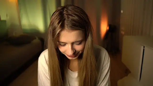 Snapshot of elisa_moon chatting on December 7, 2024, 2:52 pm elisa moon online show from December 7, 2024, 2:52 pm