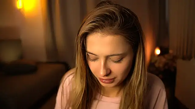 Snapshot of elisa_moon chatting on December 12, 2024, 7:30 am elisa moon online show from December 12, 2024, 7:30 am