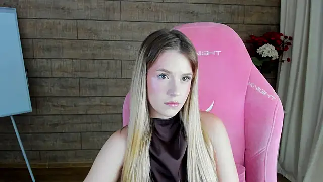 MilanaBalmain online show from July 8, 2026, 4:07 pm