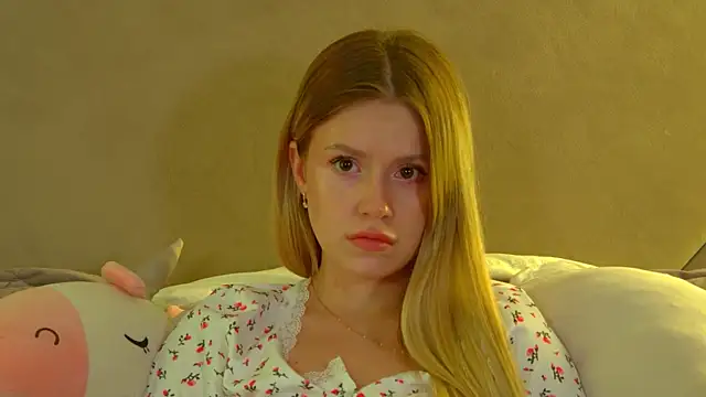 MilanaBalmain online show from July 14, 2026, 10:21 am