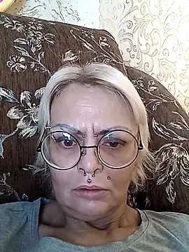 Snapshot of Gardener_of_Illusions chatting on October 20, 2025, 6:15 am Gardener of Illusions online show from October 20, 2025, 6:15 am