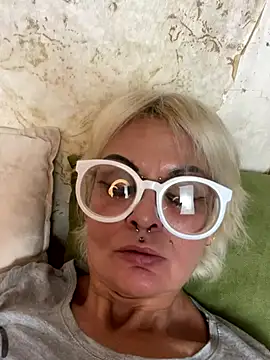 Snapshot of Gardener_of_Illusions chatting on October 30, 2025, 10:06 pm Gardener of Illusions online show from October 30, 2025, 10:06 pm