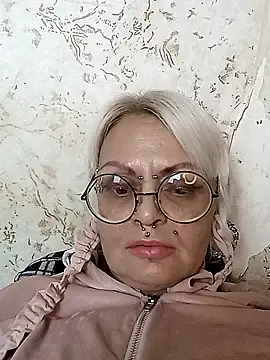 Snapshot of Gardener_of_Illusions chatting on October 12, 2025, 4:30 pm Gardener of Illusions online show from October 12, 2025, 4:30 pm