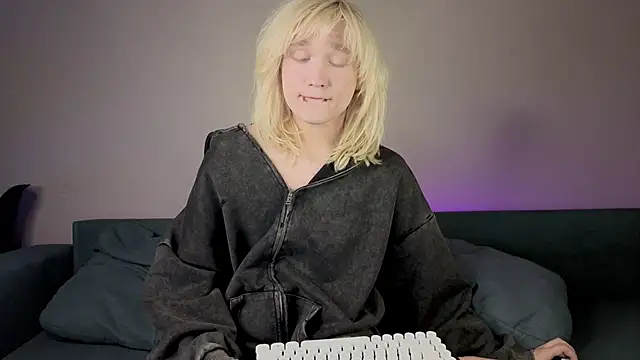 Snapshot of Gregory_Byyrd chatting on November 1, 2025, 9:30 pm Gregory Byyrd online show from November 1, 2025, 9:30 pm